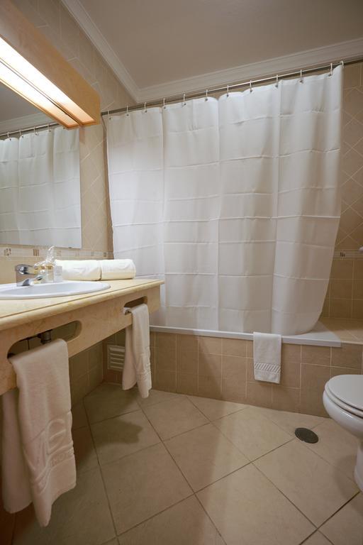 Deluxe One Bedroom Apartment (4 Adults) - All Inclusive Signature 16h
